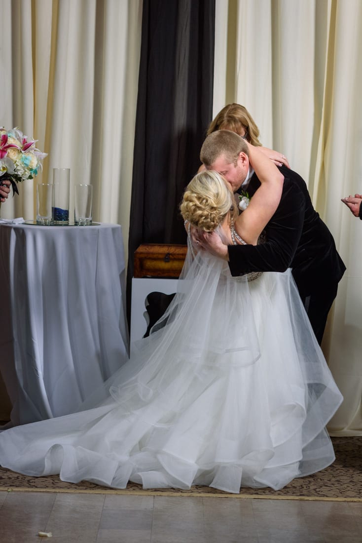 First kiss during wedding ceremony 