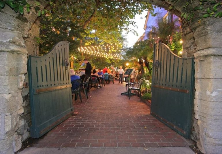 restaurants in St. Augustine with outdoor dining. Harry's