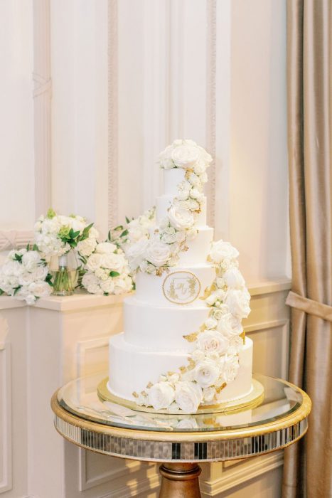 Flowers decorating an elegant wedding cake