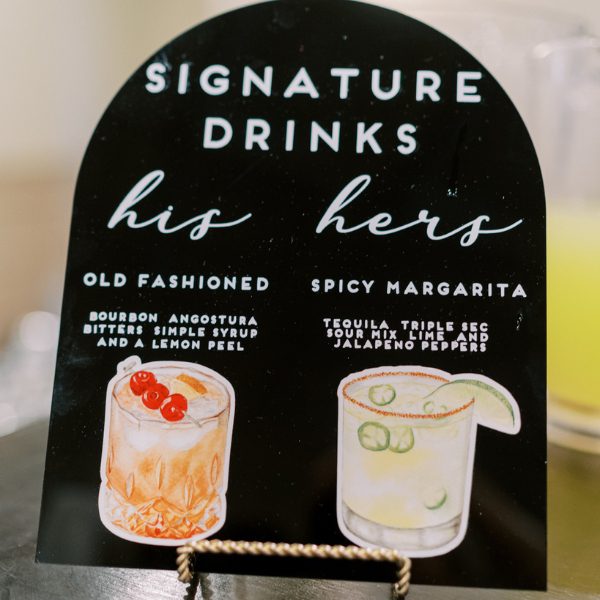 How To Choose Your Wedding Signature Drinks Featured Image