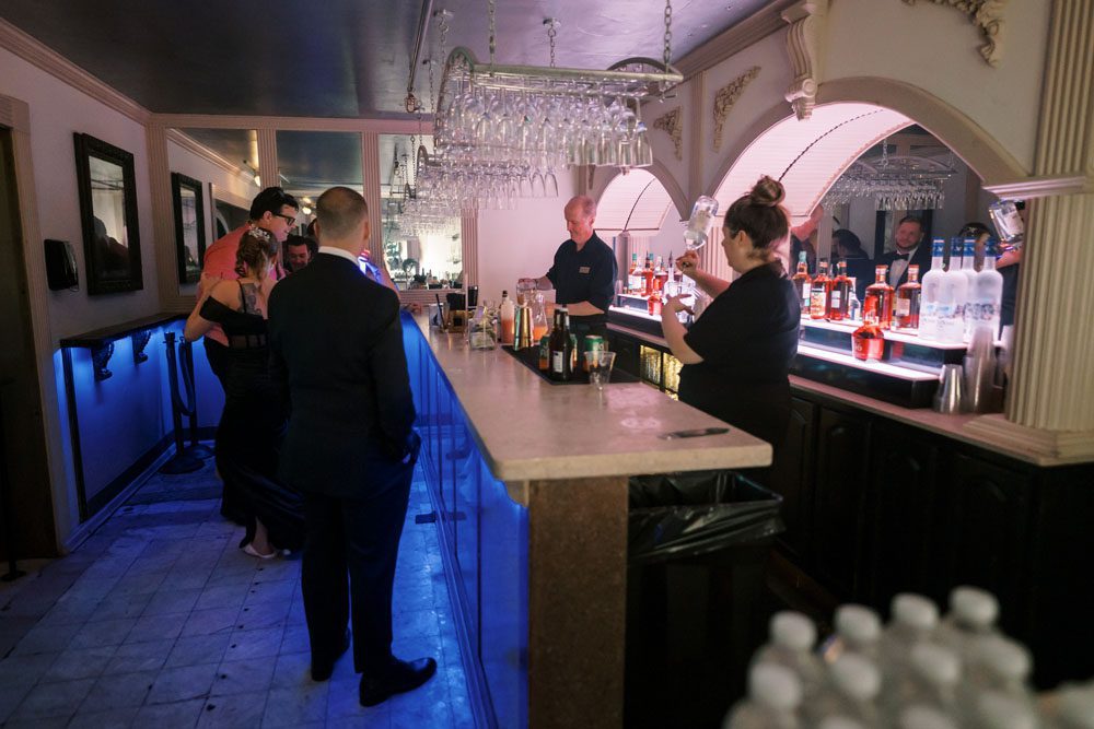 Vault bar