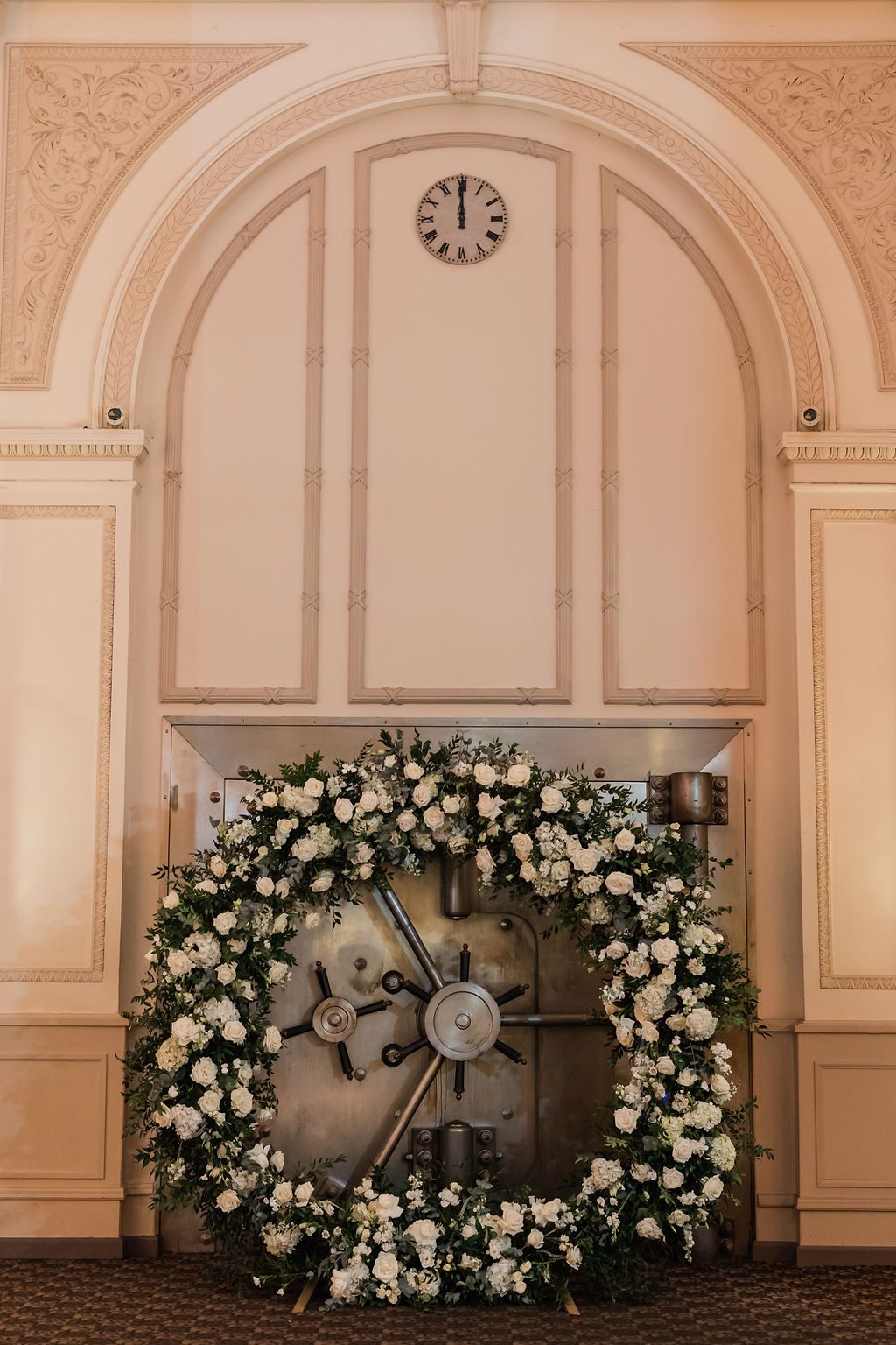 Floral wedding ceremony backdrop at treasury on the plaza