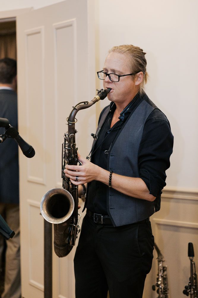 live music in cocktail hour
