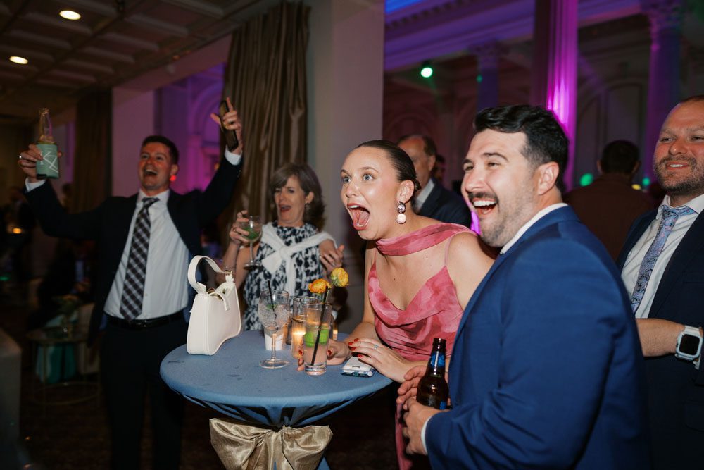 Guests reaction to couples outfit change